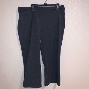 NWOT GAP Fit Dark Gray bootcut cotton Capri